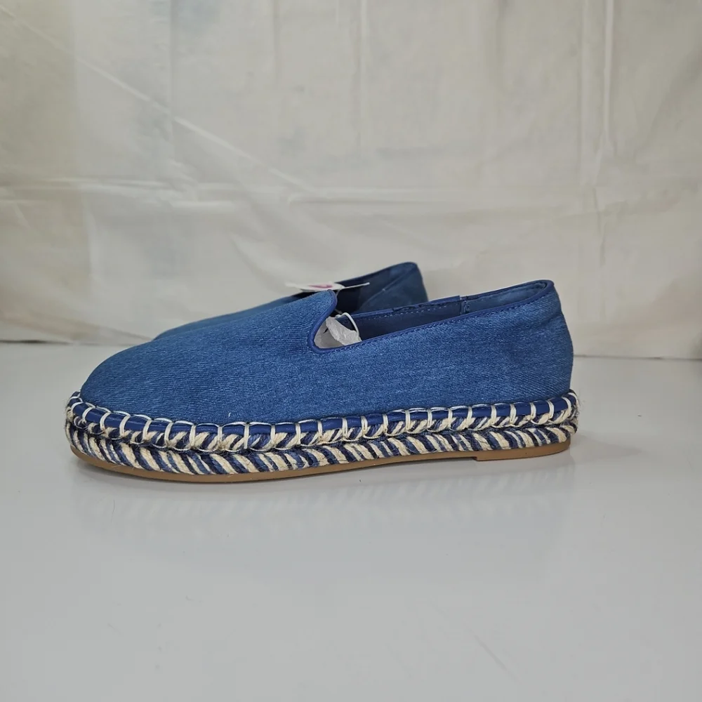 Universal Thread comfortable womens